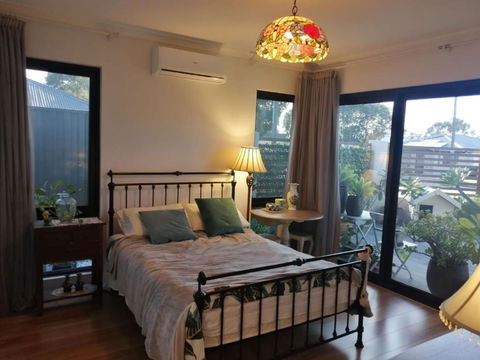 Private & Cosy! Master Bedroom In Perth With Garden View - Accommodation Yamba 0
