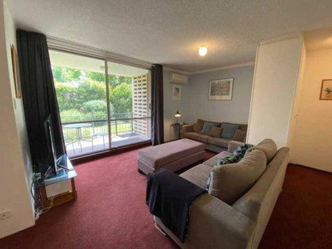 Quiet 2BR Apartment With Garden Views In Griffith - Accommodation Yamba 0