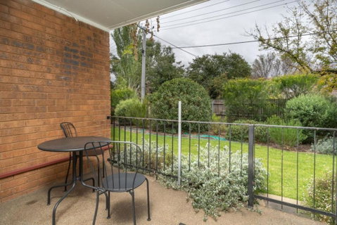 Quiet 2BR Apartment With Garden Views In Griffith - Accommodation Yamba 1
