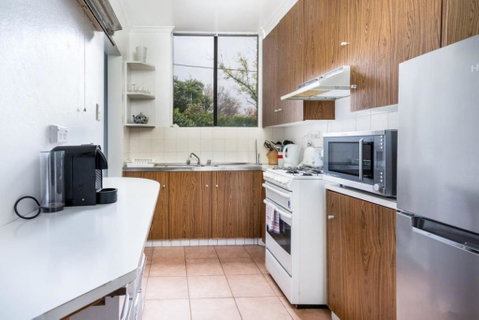 Quiet 2BR Apartment With Garden Views In Griffith - Accommodation Yamba 2