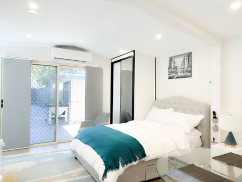 Private, Local Living Studio In Mascot, Airport - Accommodation Yamba 0