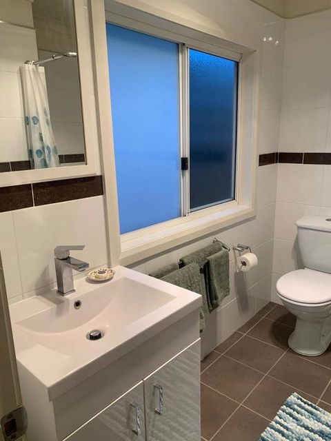 Private Room With Ensuite - Accommodation Yamba 3