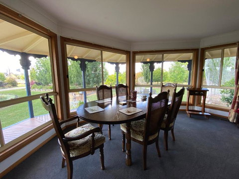 Pull Up Stumps - Accommodation Yamba 3