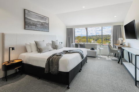 Punthill Tuggeranong - Accommodation Yamba 0