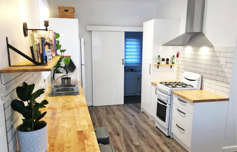 Quick Stroll To The City - Accommodation Yamba 1