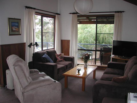 Rainbow House - Accommodation Yamba 2