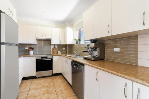 Randwick L 3 Bedroom Apartment + Parking - Accommodation Yamba 3