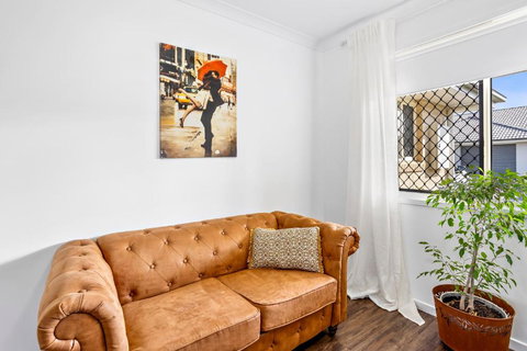 Raven Studio Griffin - Accommodation Yamba 2