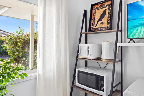 Raven Studio Griffin - Accommodation Yamba 3