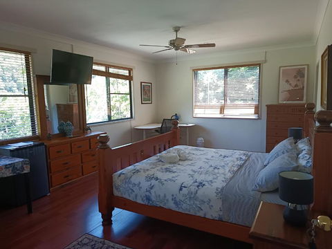 Quand0ng Valley Inn - The Hidden Waterfall Family Retreat - Accommodation Yamba 0