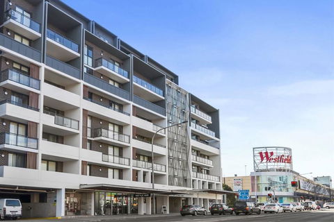 Astra Apartments Liverpool - Accommodation Yamba 1