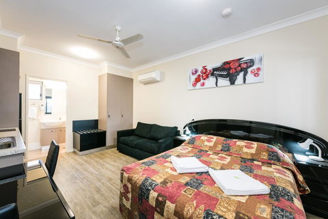 Athena Studio Units - Accommodation Yamba 1