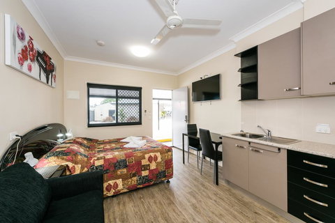 Athena Studio Units - Accommodation Yamba 2