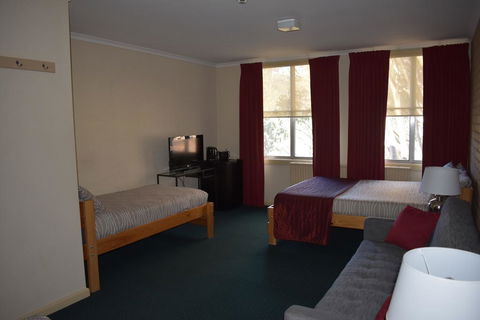 Attunga Alpine Lodge & Apartments - Accommodation Yamba 2