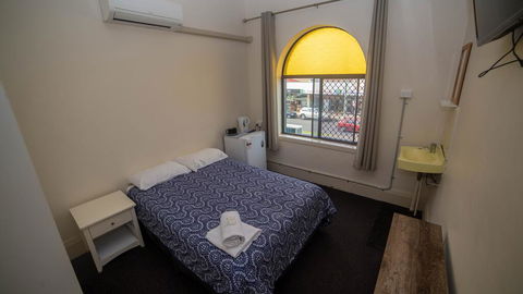Australian Hotel - Accommodation Yamba 2