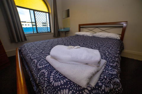 Australian Hotel - Accommodation Yamba 1