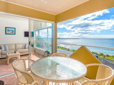 Avalon 1 - Overlooking Beautiful Convent Beach - Accommodation Yamba 0