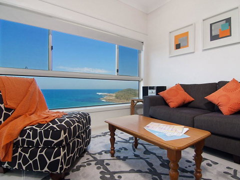 Avalon 3 - Views To Die For - Across The Road From Convent Beach - Accommodation Yamba 2