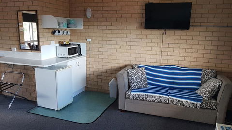 Avlon Gardens Motel - Accommodation Yamba 1