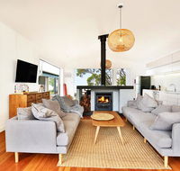 Ayana Beach House - Pet Friendly - Opposite Beach - Accommodation Yamba
