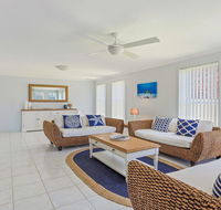 Azure Waters - perfectly positioned with ocean views - Accommodation Yamba