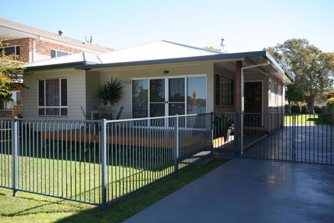 BANYANDAH 557 Ocean Drive NH - Accommodation Yamba 0