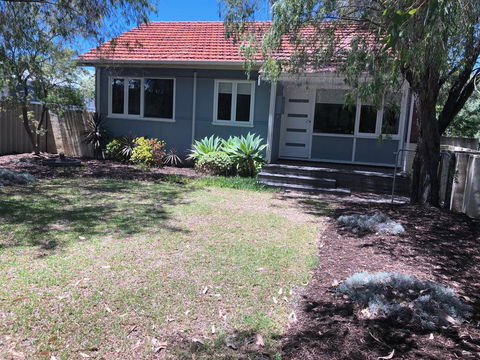 Barefoot Beach Cottage - Busselton - Accommodation Yamba 0