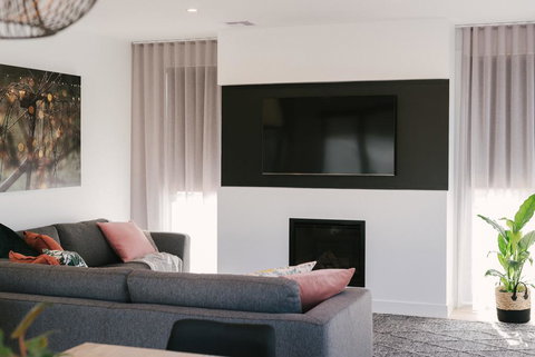 Basq Stays - Accommodation Yamba 0