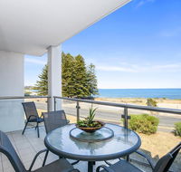 Bayline Beachfront Apartment no 4 - Accommodation Yamba