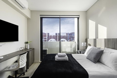 BEACH LOCATION STUDIO // CLOVELLY 5 - Accommodation Yamba 2