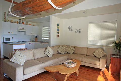 Beach Shack On The Lagoon - Accommodation Yamba 2
