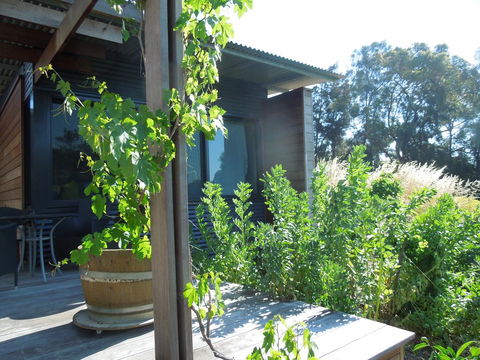 Beach Side Garden Apartment - Accommodation Yamba 0