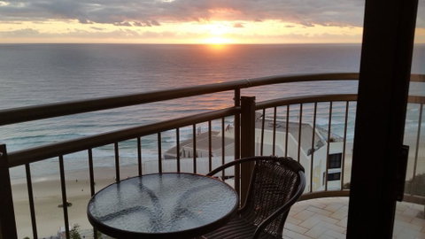 Beachcomber Resort - Official - Accommodation Yamba 0