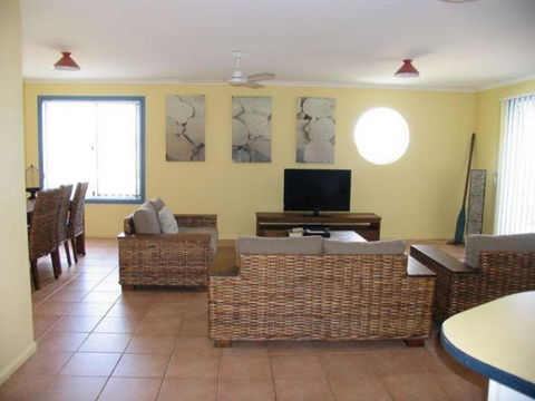 Beaches 1 - Accommodation Yamba 3