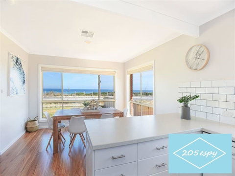 Beachfront Living! - Accommodation Yamba 0