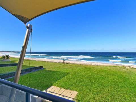 Beachfront Luxury - Accommodation Yamba 1