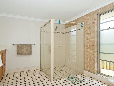Beachfront Pool House - Absolute Beachfront - Accommodation Yamba 2