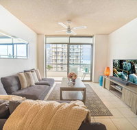 Beachfront Retro Apartment In Surfers Paradise - Accommodation Yamba