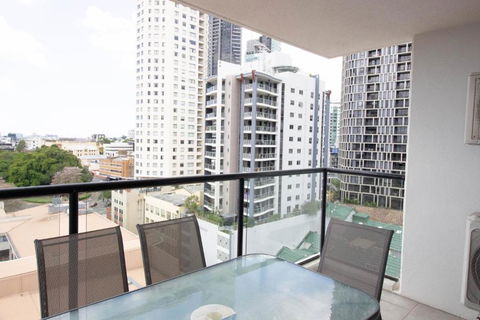 Republic Apartment - Accommodation Yamba 3