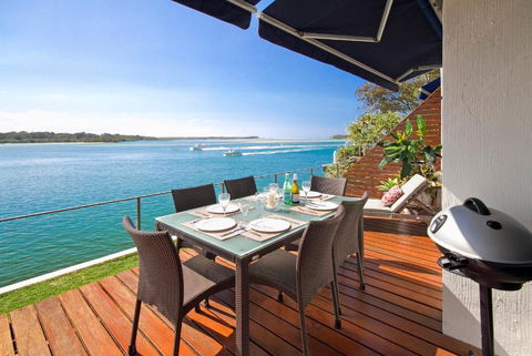 Riverfront Apartment, Perfect Location - Accommodation Yamba 1
