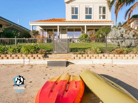 Renovated Beautiful Holiday Home With A Private Beach & Stunning Views! - Accommodation Yamba 1
