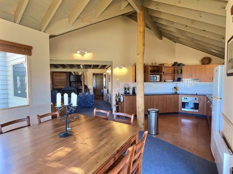 Red Robin - Accommodation Yamba 3