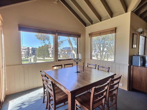 Red Robin - Accommodation Yamba 2