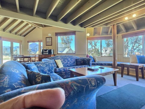 Red Robin - Accommodation Yamba 1