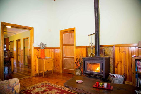 Red Tractor Retreat - Accommodation Yamba 1