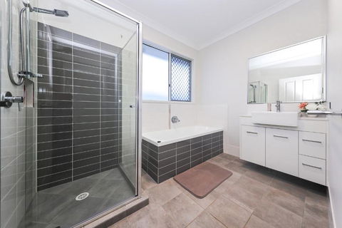 Redcliffe - Accommodation Yamba 2