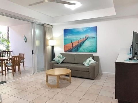 REEF RETREAT APARTMENTS PALM COVE Unit 13 - Accommodation Yamba 1