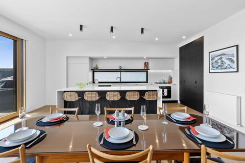 REFLECTIONS At Lonsdale - Accommodation Yamba 3