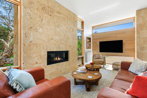 REFRESH At Lonnie - Accommodation Yamba 0