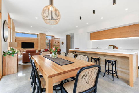 REFRESH At Lonnie - Accommodation Yamba 1